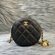 CHANEL AP1449 黑色 全皮 金鍊 MINI COCO 金球 包 圓餅包