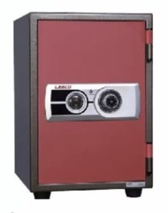ตู้เซฟ กันไฟ สีแดง Leeco สีแดง ยี่ห้อ ลีโก้ รุ่น NSST น้ำหนัก 53กก. ขนาดภายนอก 34.4x43.3x51.2cm(กxลxส) ขนาดภายใน 21.4x26.7x35.4cm 1รหัสหมุน 1กุญแจ 1แผ่นชั้น ทนไฟนาน 120 นาที รับประกัน1ปี