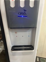 直立式 OASIS 三溫飲水機 功能使用正常