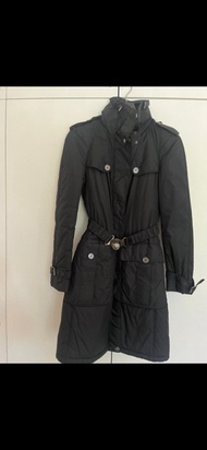 Burberry Brit 黑色羽絨外套