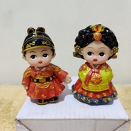 Patung Pajangan Souvenir Boneka Korea Baju Merah