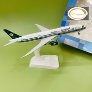 Saudia Arabian Boeing 787 Dreamliner aircraft model 1:400 scale - Display base, sharp details, colle