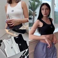 LOW*E CROP TOP🔥 (320฿ฟรีส่ง) ใครถามหามาจัดด่วนเลยค่า! มาเพิีมแล้วน้าา พร้อมสีใหม่!!!🤍🖤❤️ เสื้อกล้ามทรงครอป ดีเทลเป็นงานปักโลโก้แบรนด์ดังนะคะ ผ้าไหมพรมทอร่องเนื้อนุ่ม ไม่บาง ใส่สบาย