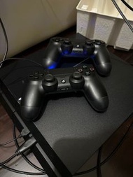 PS4 +兩個手制