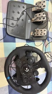 Logitech G923 Racing Wheel and Pedals for PC/PS5