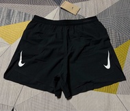 กางเกงวิ่งขาสั้นผู้ชาย Nike Aeroswift 4 นิ้ว ปี 2023