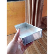 12x22x5 pan made of 0.6 thick aluminum