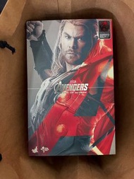 Hot Toys Avengers 2 雷神索爾人偶