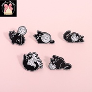 QQBdecorColorPin Funny Black Cat D20 Dice Brooch Pins Big Eyes Cat Brooch Metal Badges Backpack