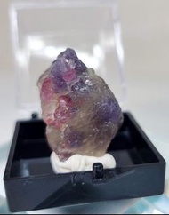 獨角獸 梅花碧璽礦標 Tourmaline 玉化 3.4cm * 3.4cm盒子