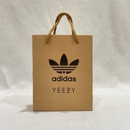 SNEAKERS GIFT MINIATURE BAG ADDIDAS BROWN SNEAKERS KEYCHAIN