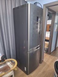 二手韓國制造 三星SAMSUNG RL52TEBIH1/XSH 液晶屏幕較暗及雪柜面有貼紙印 其他全正常 保証冰凍 屯門交收可即場試