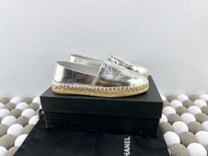 Chanel Slip‑on 經典皮革休閒鞋（Outlet 正品）