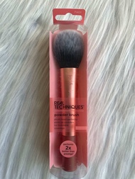 REAL TECHNIQUES Powder Brush 71401 New Professional Makeup Brush Set