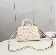 新款 COACH 蔻馳 小號手提女戴妃包