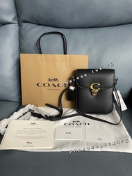 ✅有單✅有開箱片coach Studio 系列手機包mini bag ✨內有3卡位 ✨內部絨布料 ✨C字logo開關扣超吸精 ✨Pvc質料輕身輕巧 ✨尺寸👉14*17.5*3cm phone bag 