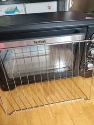 Tefal 焗爐  附網架+焗盤   *激新*        19L/1380W /100℃-240℃恒温                熱風對流  120分鐘計時                  
