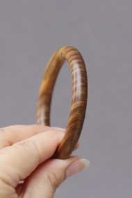 壹染指手作木藝 | 綠檀 木手鐲 | 一物一圖 | 內直徑 5.45cm