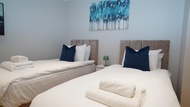 Rumah 100 m² dengan 1 bilik tidur dan 1 bilik mandi peribadi di Heathrow (Wisteria House Nr Heathrow