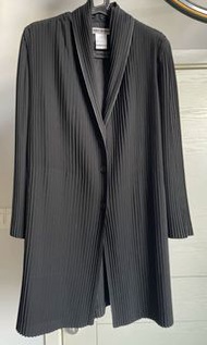 Real！三宅一生主線ISSEY MIYAKE經典黑色褶皺三粒扣西服領風衣長外套