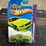 Hot Wheels 07 Ford Mustang HW Showroom