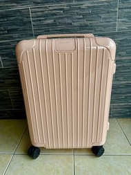 Rimowa Essential 行李箱 21吋 櫻花粉