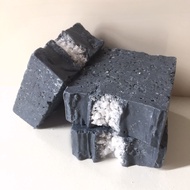 Charcoal &amp; Sea Salt Exfoliating Natural Handmade Soap by Peridot Soapery 竹炭与海盐天然磨砂排毒手工皂