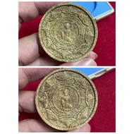 泰国佛牌，牌贴：B8295牌名：Phra Jatukam
庙名 : Wat Mahatat
佛历 : BE 2550
＃原庙盒
