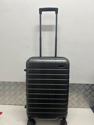 日本品牌Airway20 吋拉絲銀灰可擴展 高端行李箱；Japan Airway 20 inch expandable luggage 55 x 35 x 23cm （+ 3cm）