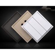 Simon i7 Socket Switch