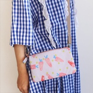 紅蘿蔔防潑水三層斜背包/手機包 收納袋