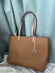 Oroton 啡色 Saffiano 皮大號托特包