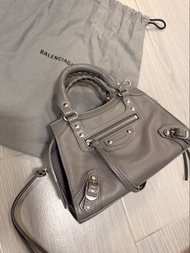 Balenciaga 灰色機車包