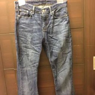 Levies牛仔褲