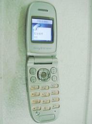Sony Ericsson Z300i Z300 GSM 雙頻 無照相 摺疊 手機 100121802