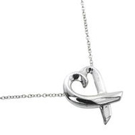 สร้อยคอรูปหัวใจจาก Tiffany & Co. โดย Paloma Picasso เงินสเตอร์ลิง 925 น้ำหนักประมาณ 2.6 กรัม สำหรับผ