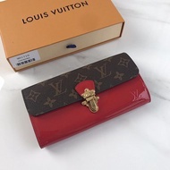 Louis Vuitton, LV New Style Ready Stock Wallet, The Special Place of This Wallet Is the Buckle Like 