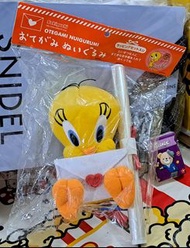 1套4件 Tweety 翠兒 崔弟 送信 love letter 毛絨 全新正版 絕版 收藏品 18cm 愛心 信封 日版 公仔 擺設 禮物 連 包裝 袋 絲帶