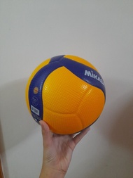 Mikasa V300W 排球