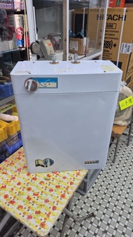 二手已經拆好咗包正常可以用25公升電儲水式熱水爐出售：Hotpool 電寶 25公升儲水式電熱水爐 (單相) ~型號ST-7E～外型:方形，耗電:4kW，容量:25公升/尺寸:H535 x W435 