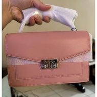 CN Este Handbag 💯new