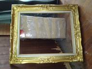 กรอบรูปทำจากไม้แท้ ภาพพิมพ์ทองคำเปลว เก่าเก็บ สภาพสมบรูณ์ แต่ มีความเก่าตามสภาพประมาณ80%  หายาก สำหร