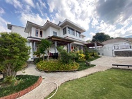Villa 300 m² dengan 5 kamar tidur dan 4 kamar mandi pribadi di Puncak Pass (Villa Bougenville)