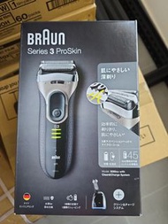 百靈牌 Braun 電鬚刨連清洗座 S3 3090CC