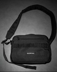 Balenciaga army camera crossbody bag 黑 巴黎世家 black 袋 包