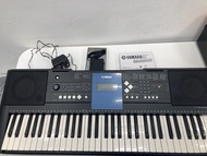Yamaha PSR-E333 Keyboard with FC5 Sustain Pedal