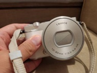 Nikon 1 J5 復古銀白套機 20MP ｜自帶Wi-Fi直傳手機 • 180度反Mon自拍 • 網紅爆款富士平替 95%新全正常
Nikon
 1 J5 銀色連 10-30mm 鏡頭