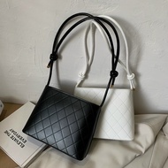 Korean style cross-body shoulder bag with round straps HH 508
