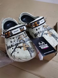 🏆💎認證商家🏆💎 crocs  楓葉 洞洞鞋  鏤空  輕便 平底鞋 拖鞋 涼鞋 毛毛鞋 保暖 加棉 Crocs, autumn and winter, velvet slippers, sandal