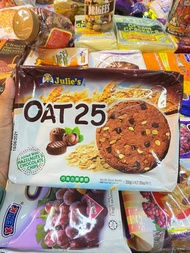 Julie’s OAT 25 จูลี่โอ๊ต ขนมปัง ผสมข้าวโอ๊ต รสช็อกโกแลต ขนาด 200 กรัม ขนมมาเลเซีย !!!พร้อมทาน!!! [S2